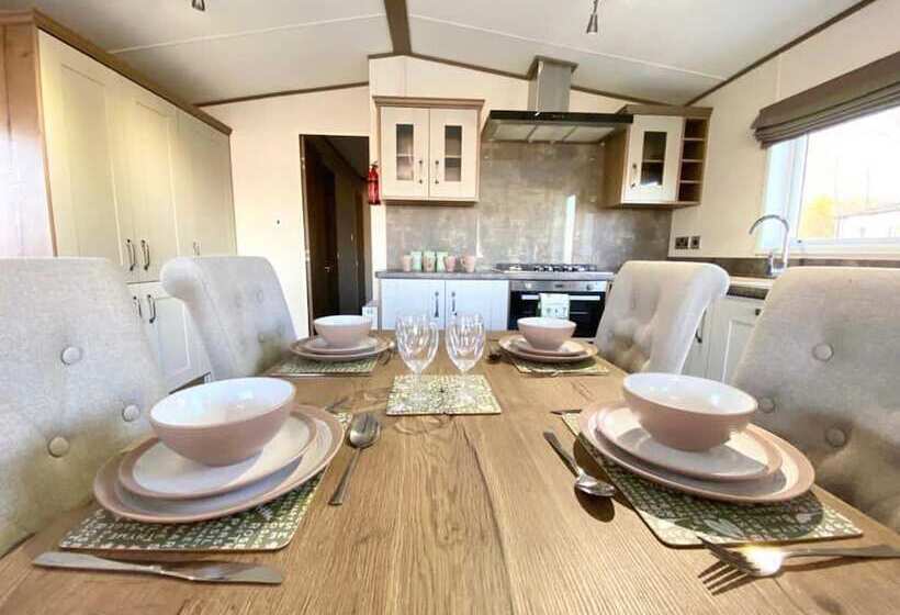 בית מלון כפרי Inviting 3 Bed Lodge Tattershall Lakes, Lincoln