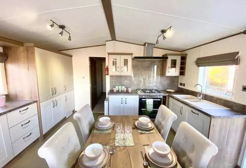 Hotelli Inviting 3 Bed Lodge Tattershall Lakes, Lincoln