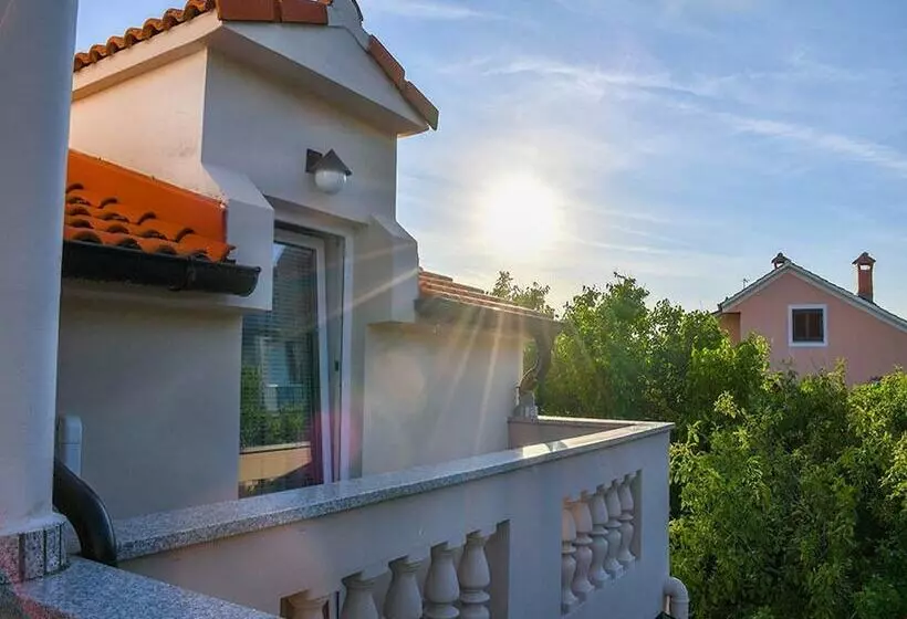 Majatalo Apartments Jaklin