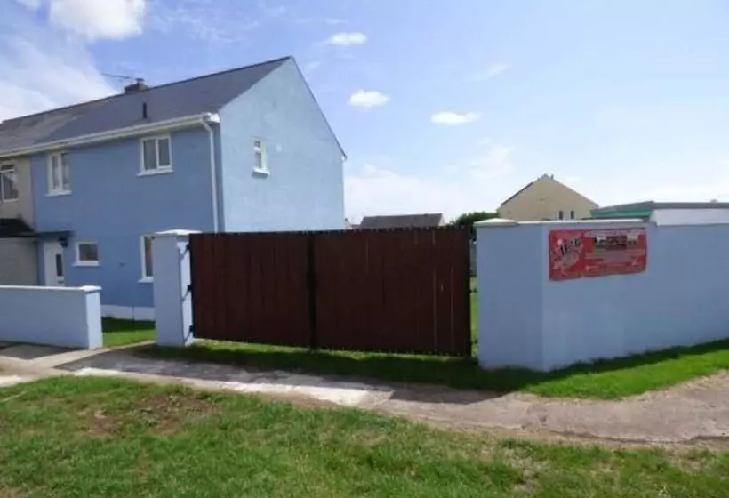 Residenssi Stunning 2 Bed House In Pembroke Dock