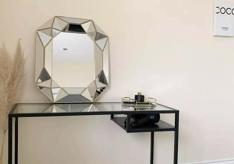 Residenssi Stunning 2 Bed House In Pembroke Dock