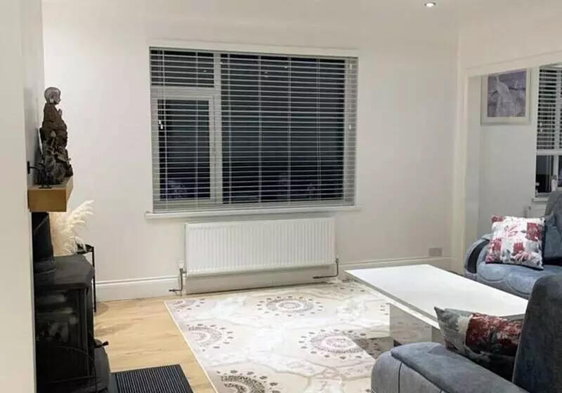 Residenssi Stunning 2 Bed House In Pembroke Dock