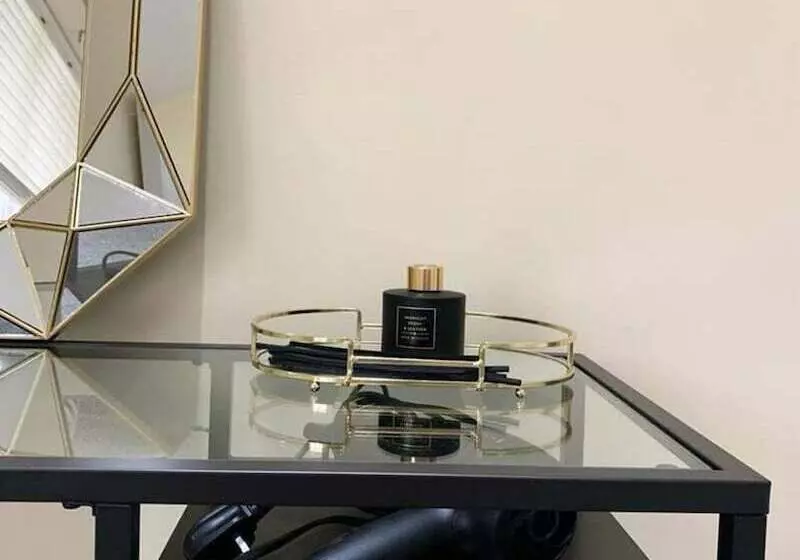 Residenssi Stunning 2 Bed House In Pembroke Dock