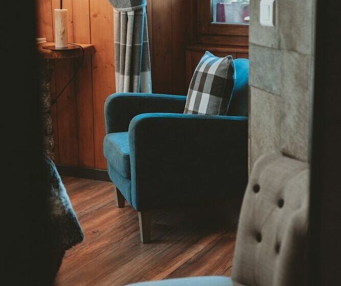 هتل Auberge Des Gorges De La Diosaz