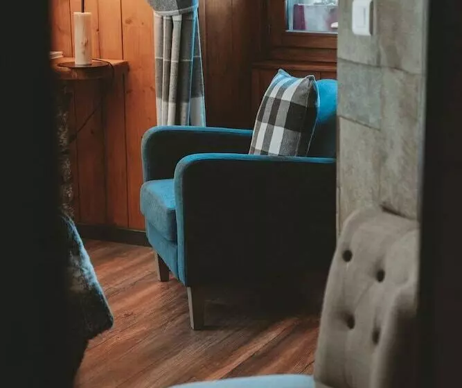 Hotelli Auberge Des Gorges De La Diosaz