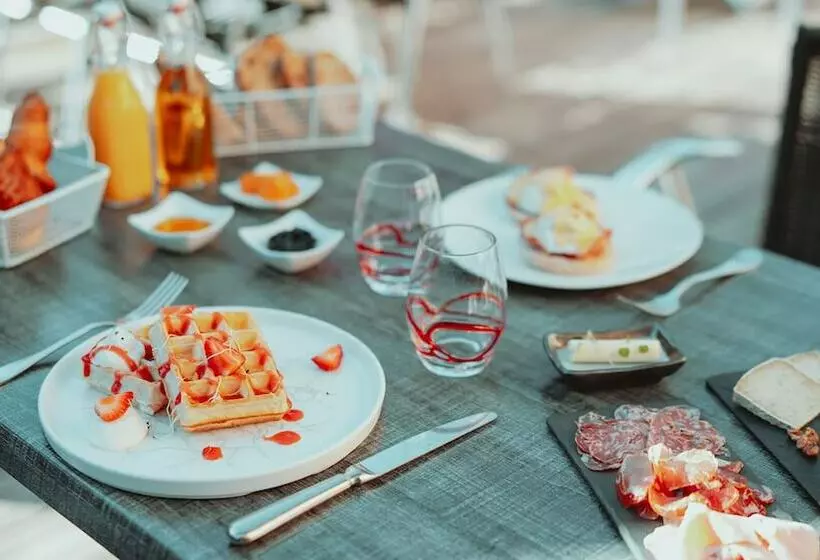 Hotelli Auberge Des Gorges De La Diosaz