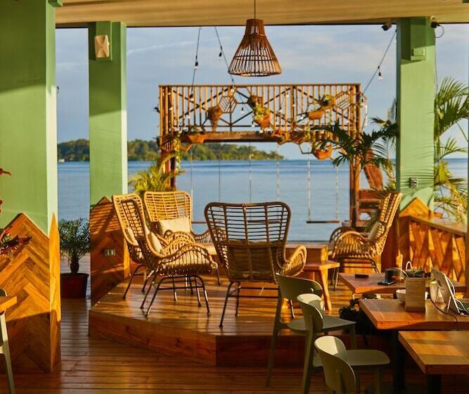 فندق Bambuda Bocas Town   Hostel