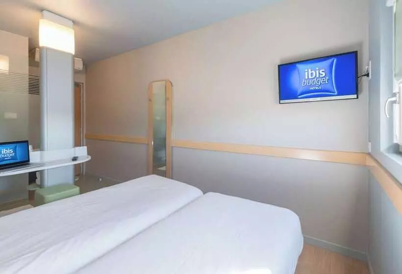 Hotelli Ibis Budget Amberieu En Bugey Chateau Gaillard