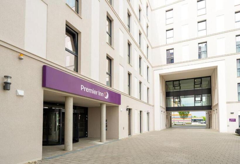 هتل Premier Inn Berlin Airport