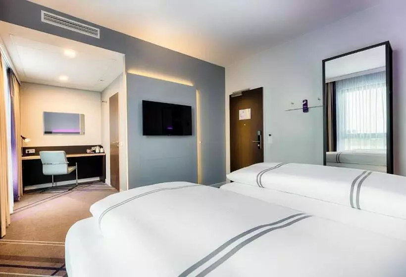 هتل Premier Inn Berlin Airport
