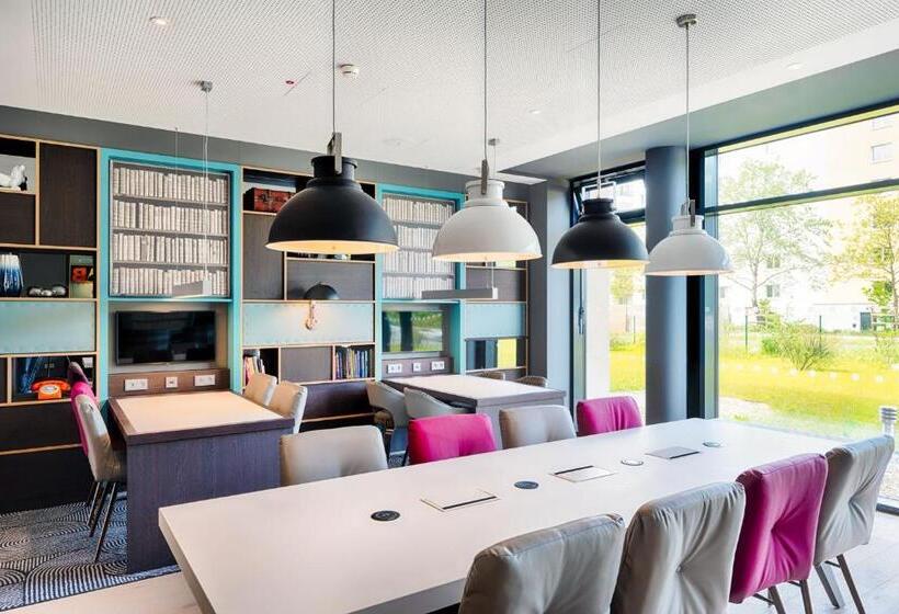 هتل Premier Inn Berlin Airport