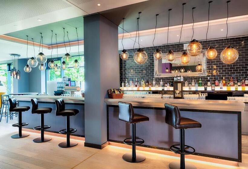 هتل Premier Inn Berlin Airport