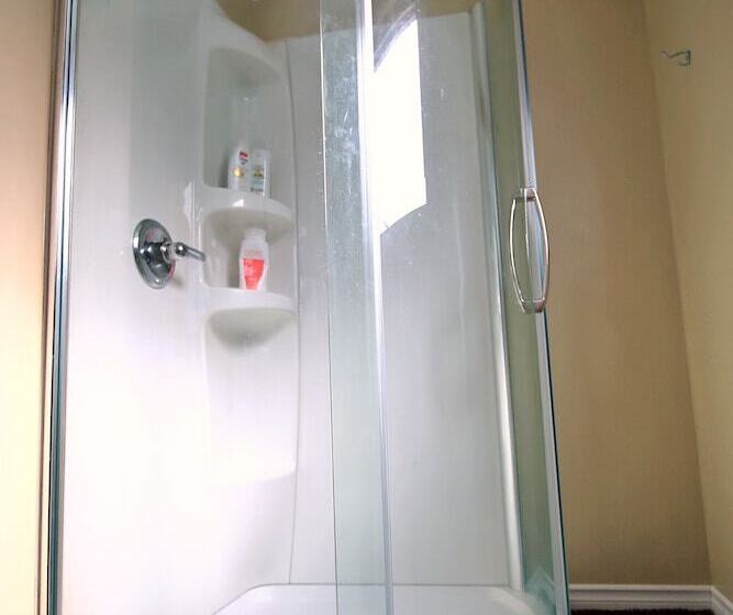 بنسيون Jenny S Guest House