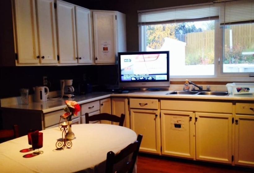 بنسيون Jenny S Guest House