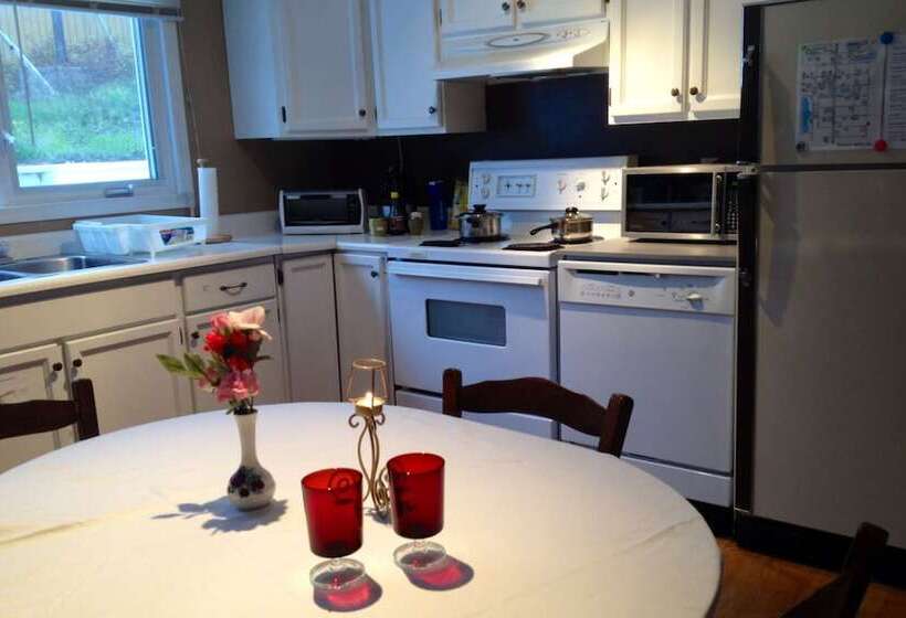 بنسيون Jenny S Guest House