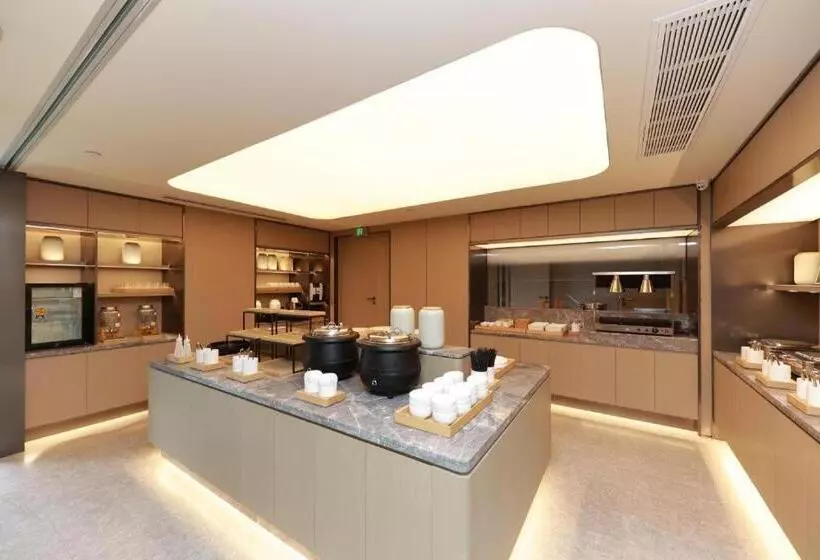 Ji Hotel Nanjing Jiangxin Continent Wentai Street