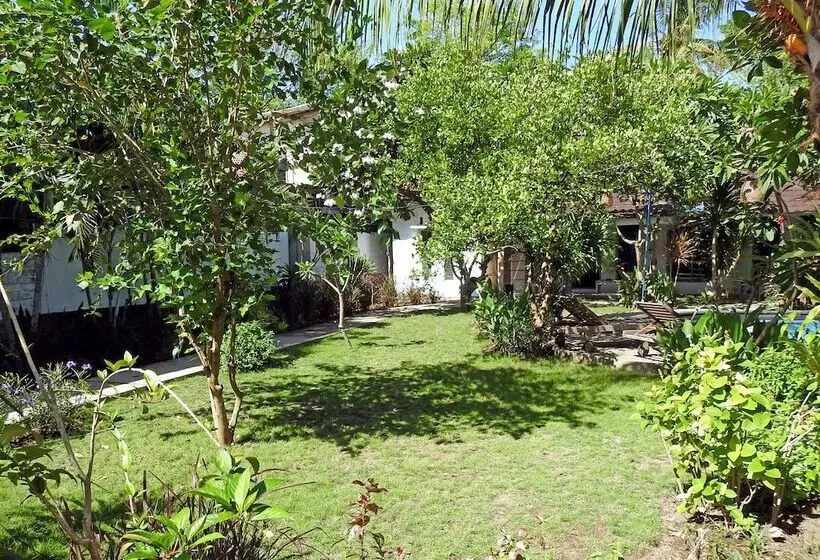 ホテル Oasis Villas