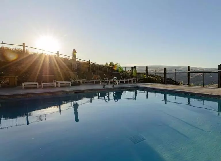 Hotelli Sagecliffe Resort & Spa