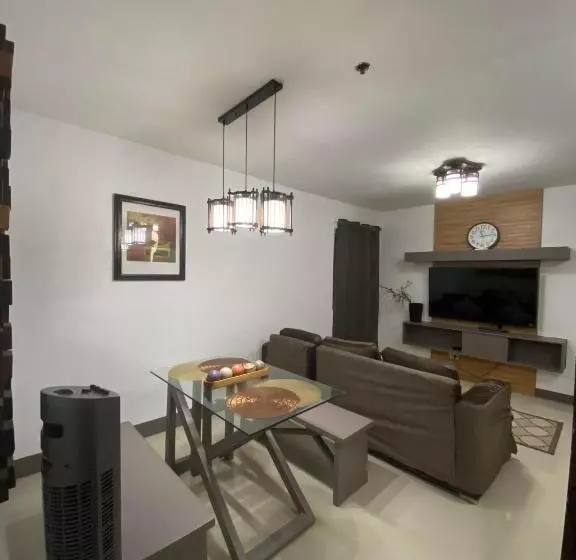 ペンション Cdo Uptown Condominium