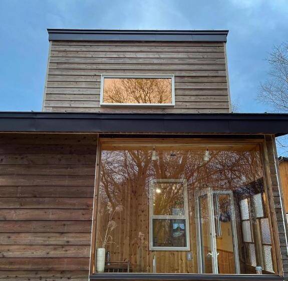 Pensjonat 小さな森の貸し切り宿forest House Ranapirica