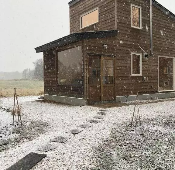 ペンション 小さな森の貸し切り宿forest House Ranapirica