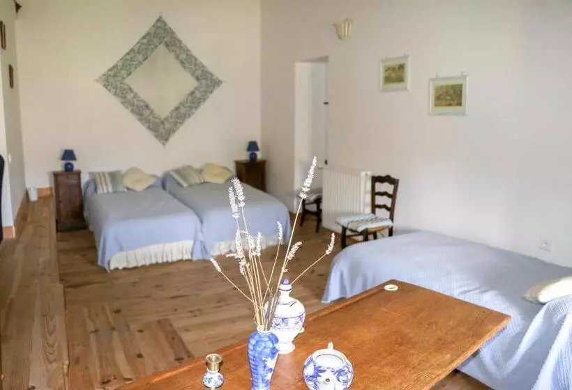 Aamiaismajoitus (B&B) Domaine De Marlas   Chambres D Hôtes