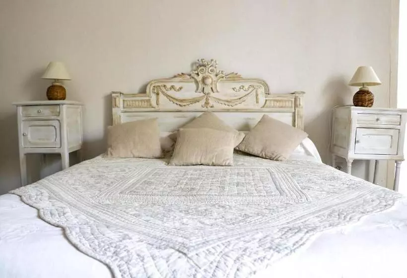 Aamiaismajoitus (B&B) Domaine De Marlas   Chambres D Hôtes