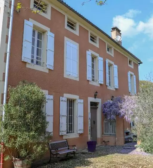 Aamiaismajoitus (B&B) Domaine De Marlas   Chambres D Hôtes