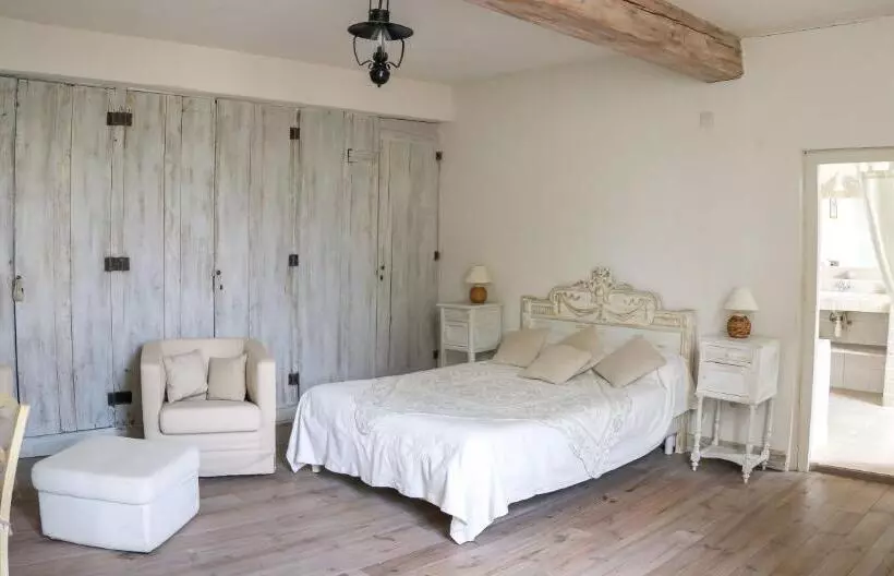 Aamiaismajoitus (B&B) Domaine De Marlas   Chambres D Hôtes