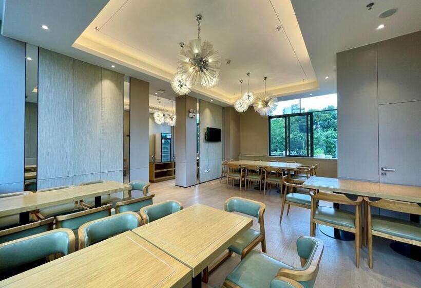 Cm Serviced Apartment