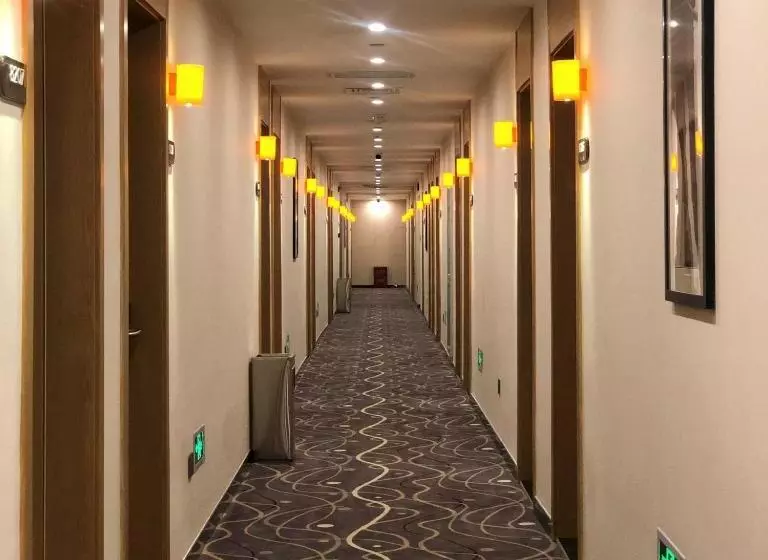 هتل 7days Premium Beijing Langxinzhuang Subway Station Branch