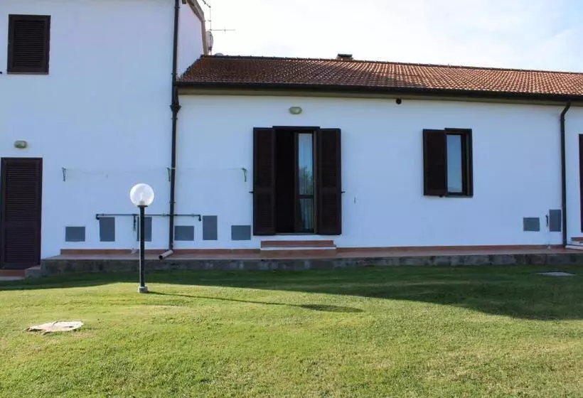 هتل Agriturismo Il Montoto