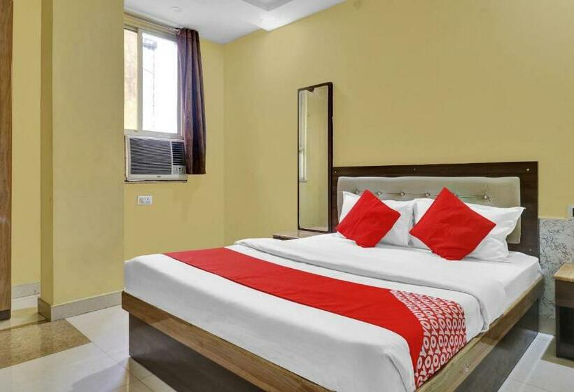 Hotel Capital O Royal In