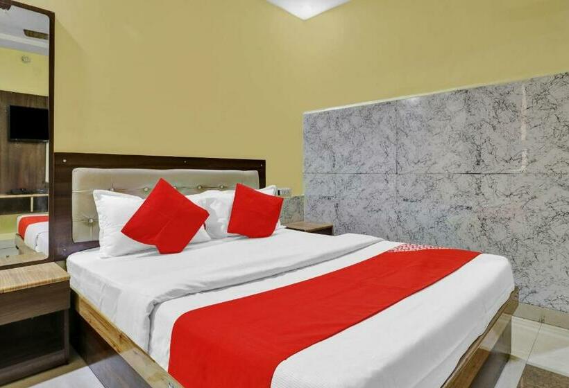 Hotel Capital O Royal In