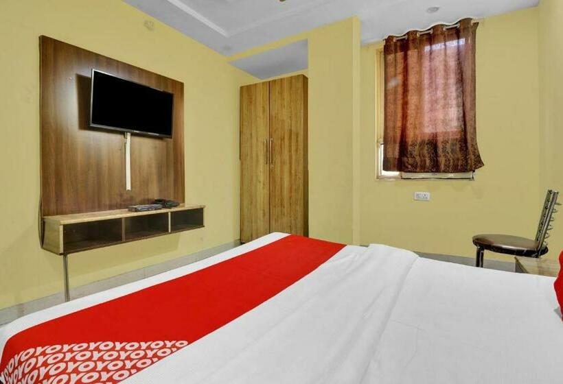 Hotel Capital O Royal In