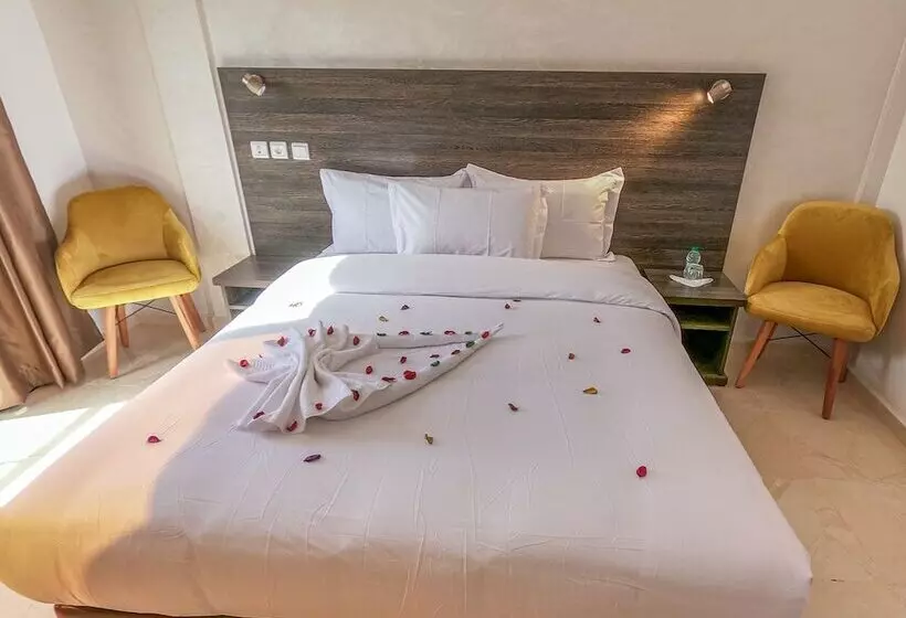 Hotelli Marina Dreams