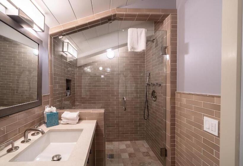 Lodge At Vail Condominiums