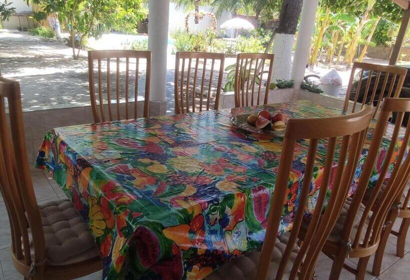 پانسیون Aconchego Da Nina