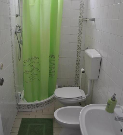 Pensione F! Lisbon Guest House