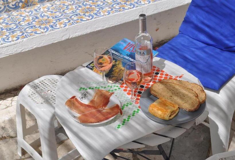 Pensione F! Lisbon Guest House