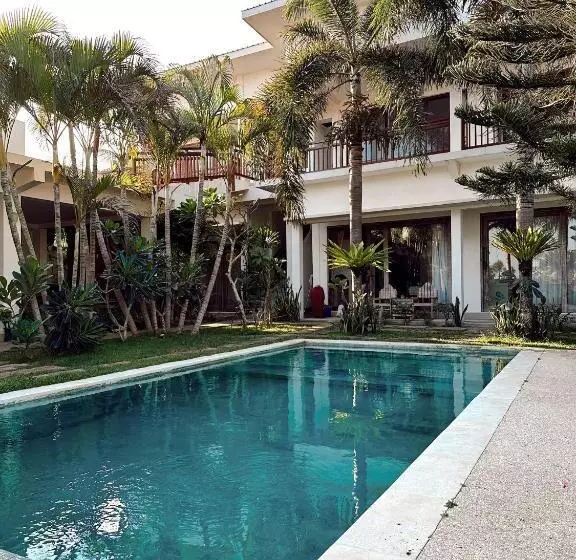 ペンション Hi5 Kuta