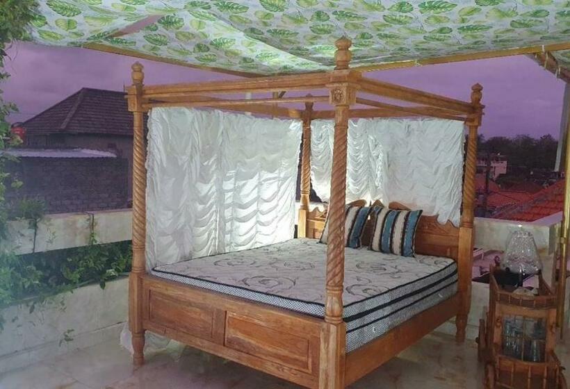 Пансион La Vie En Rose Residence