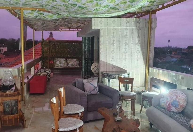 Пансион La Vie En Rose Residence