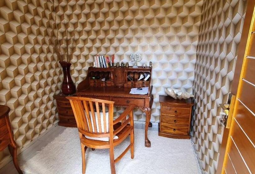 Пансион La Vie En Rose Residence