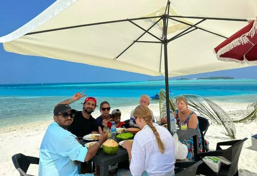 پانسیون Niru Isle Maldives