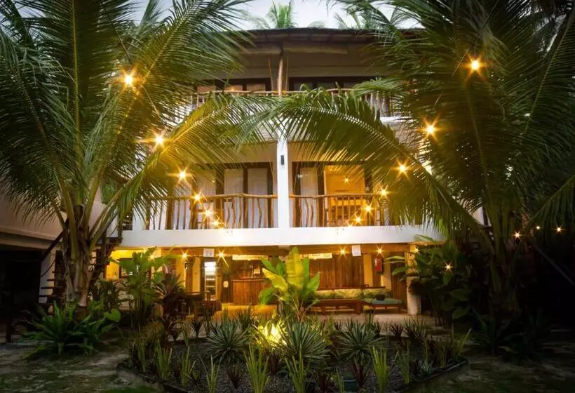 استراحتگاه Lagkaw Siargao Villas