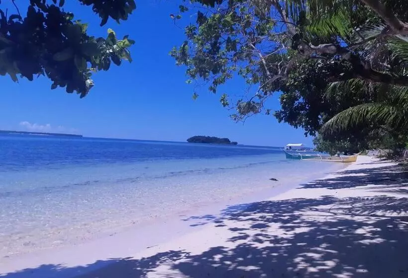 استراحتگاه Lagkaw Siargao Villas