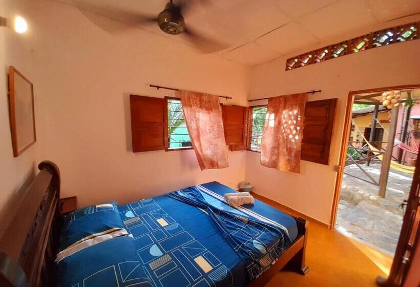 هاستل Hostal La Casa De Felipe