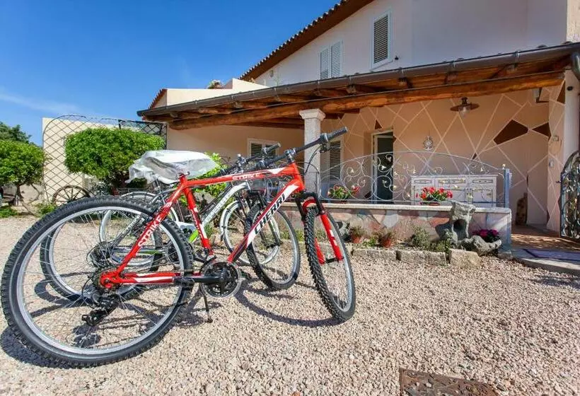 Aamiaismajoitus (B&B) Terre Di Gallura