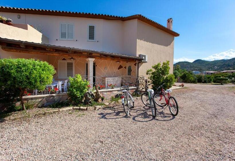 تختخواب و صبحانه Terre Di Gallura